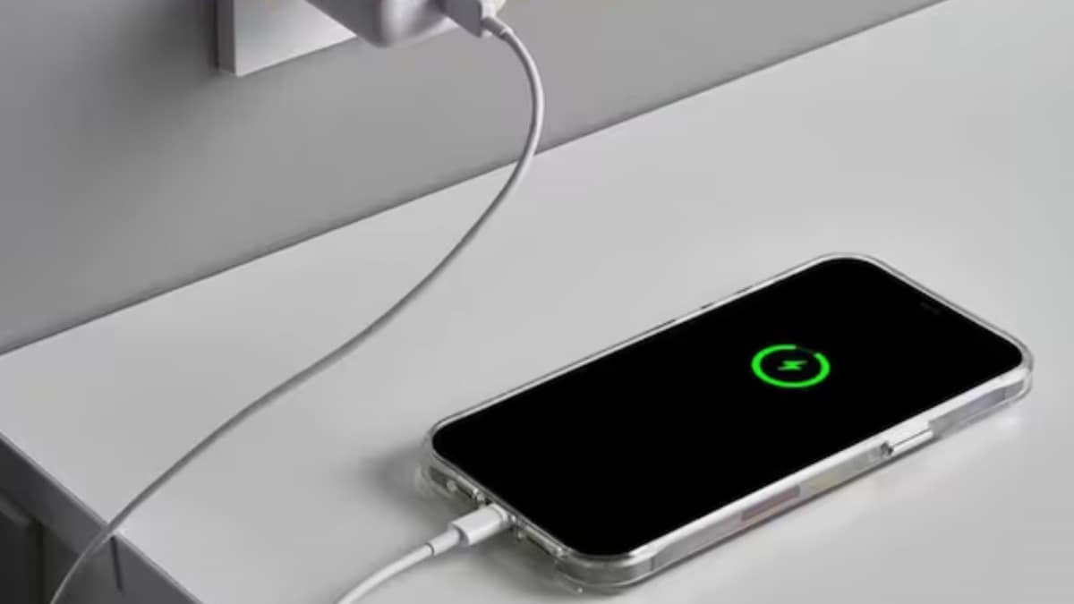 Do You Leave Your Phone Charging Overnight? Beware, It Could Be Dangerous