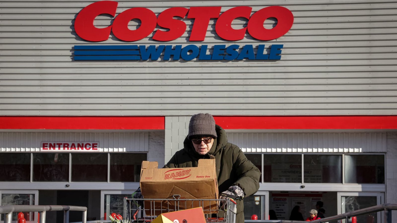 Costco Wholesale beats holiday-quarter results estimates on resilient demand