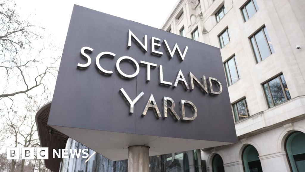 Eighteen arrested after Palestine Action protest outside New Scotland Yard