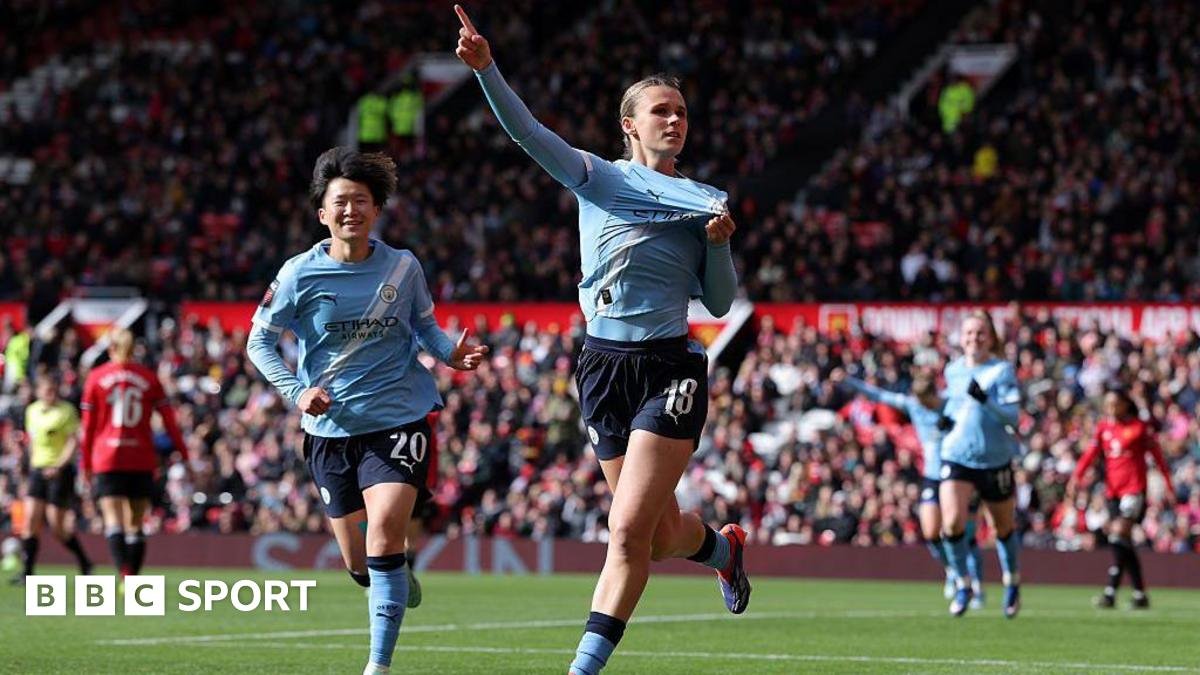 Man City’s ‘statement’ win at Man Utd shows they are handling WSL title race pressure