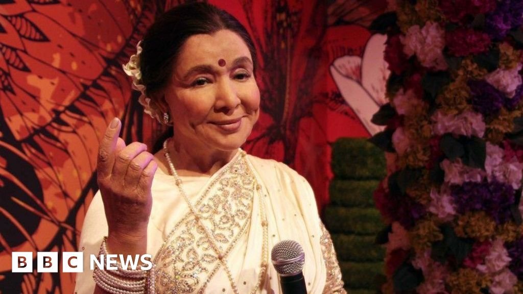 Legendary Bollywood singer Asha Bhosle dies aged 92