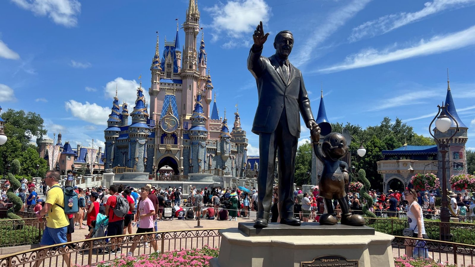 Disney shares are trading at a discount. Raymond James says it’s time to buy