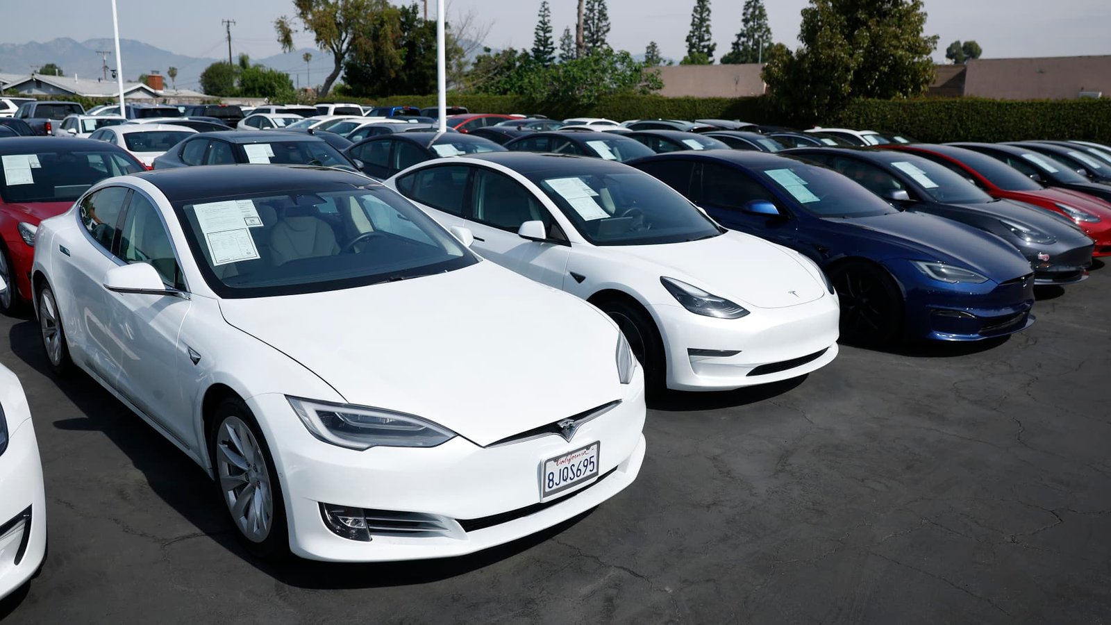 Tesla is down sharply in 2026. JPMorgan sees the stock falling another 60%