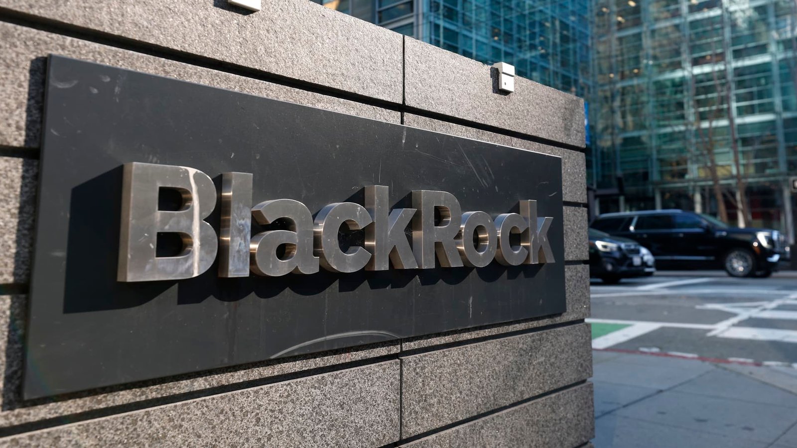 BlackRock raises view on U.S. stocks on belief that war is over, profits are up