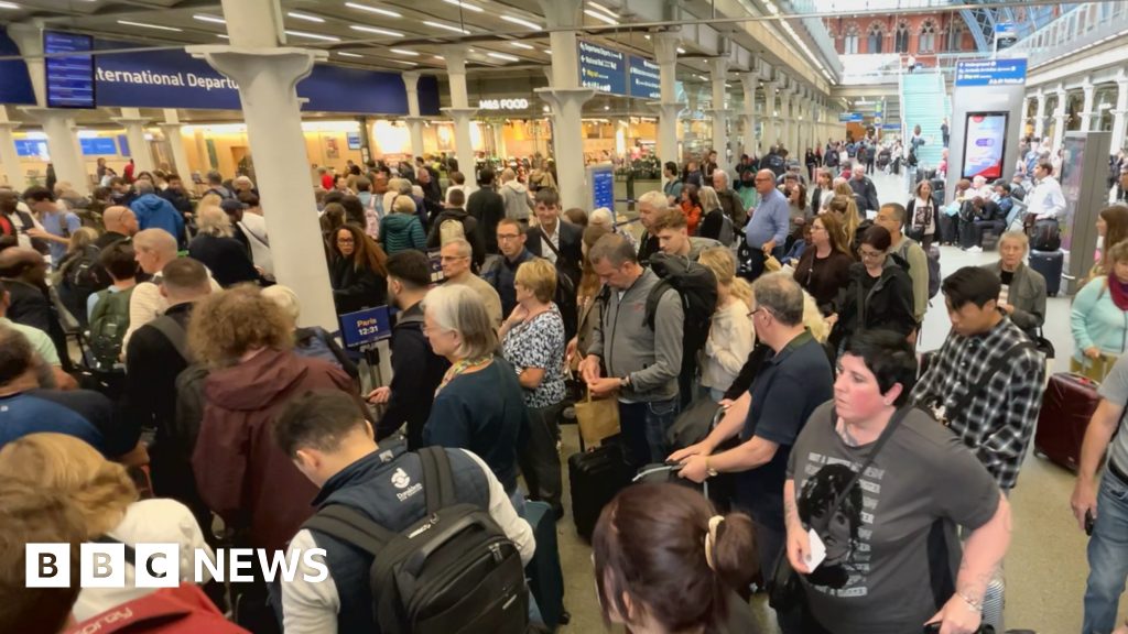 EU fingerprint and photo travel rules come into force