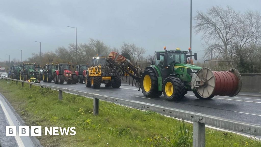 Fuel protesters in tractors disrupt Belfast traffic