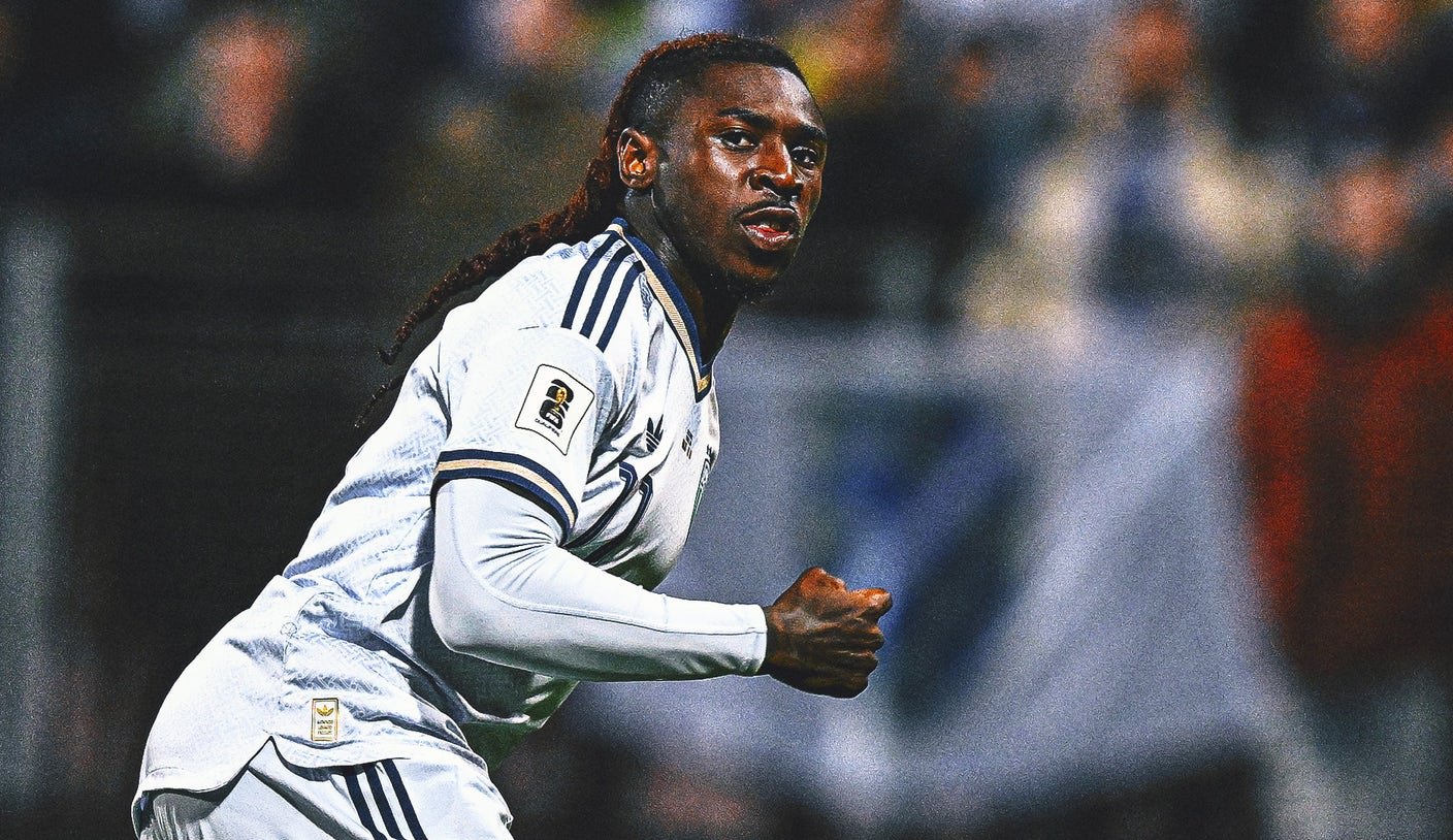 AC Milan Eyes Potential Santiago Gimenez, Moise Kean Swap Deal With Fiorentina