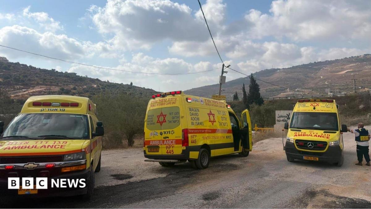 Four Palestinians and one Israeli killed in West Bank shooting