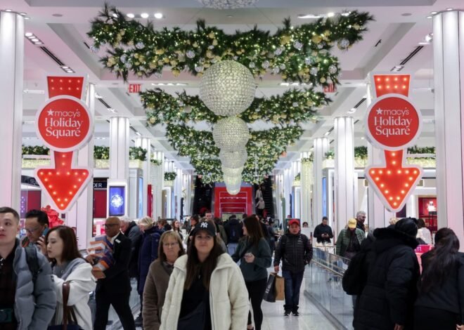 Higher costs weigh on Americans’ holiday shopping plans: CNBC survey