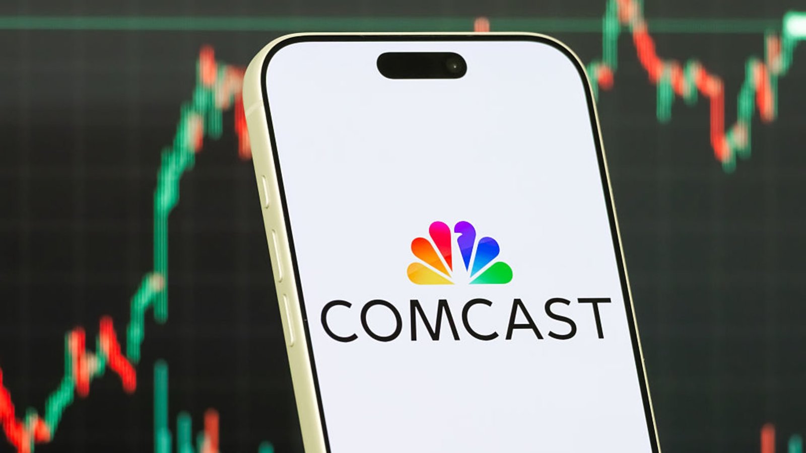 Comcast to spin off NBCUniversal, Sky from cable business