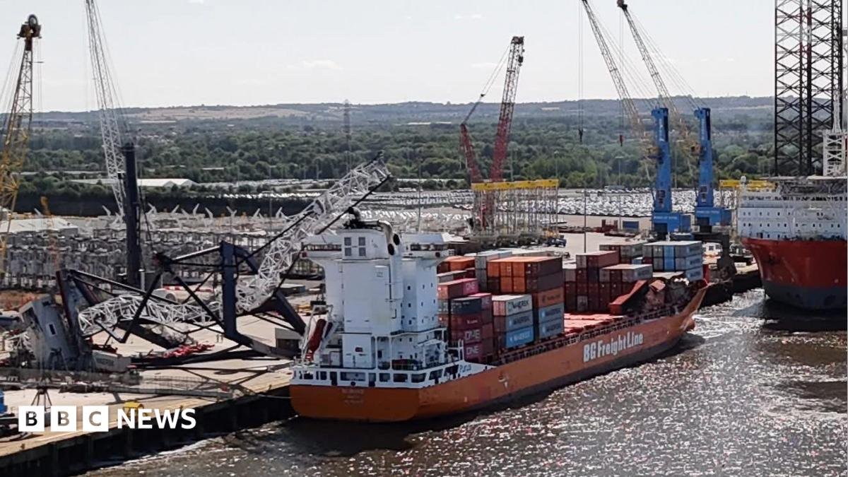 Man injured in South Shields dockside crane ‘collapse’
