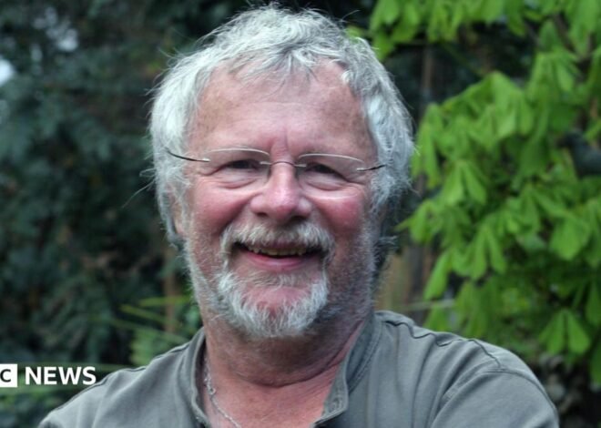 Bill Oddie: TV presenter dies at 85