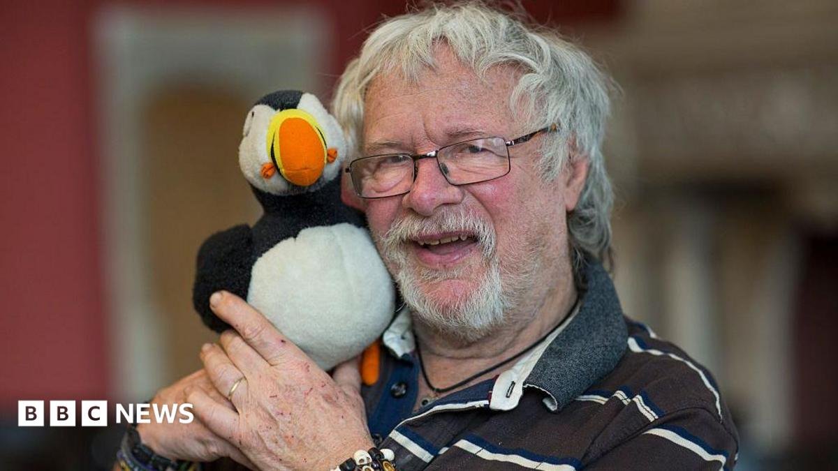 Obituary: Bill Oddie – BBC News