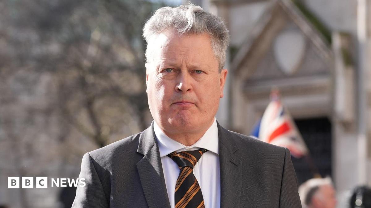 MI5 to pay compensation for surveillance on journalists phone