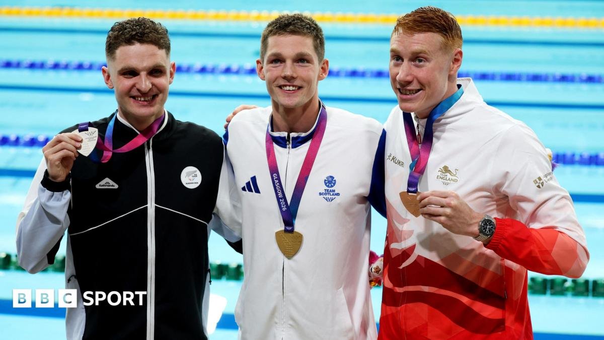 Glasgow 2026 Commonwealth Games: Duncan Scott overcomes pressure and Tom Dean to give Scotland golden start