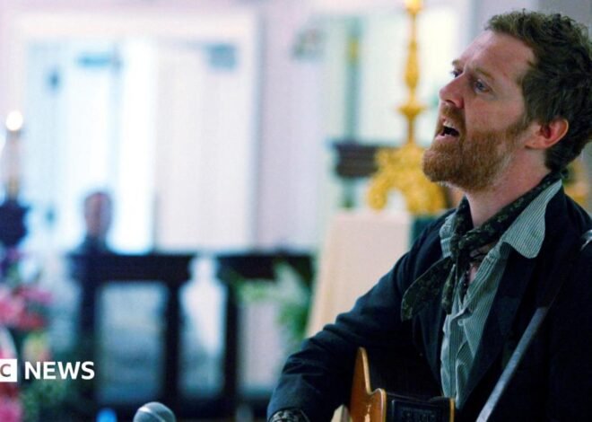 Oscar-winning songwriter Glen Hansard killed in crash