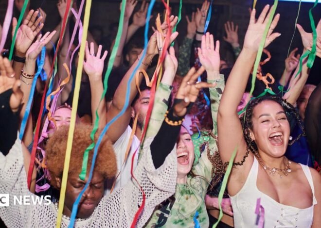 Government to cut business rates for pubs, clubs and music venues