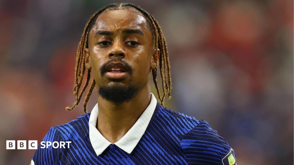 Liverpool preparing opening bid for PSG winger Bradley Barcola