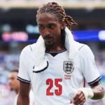 Djed Spence: Tottenham boss Roberto de Zerbi tells England defender to stay at club