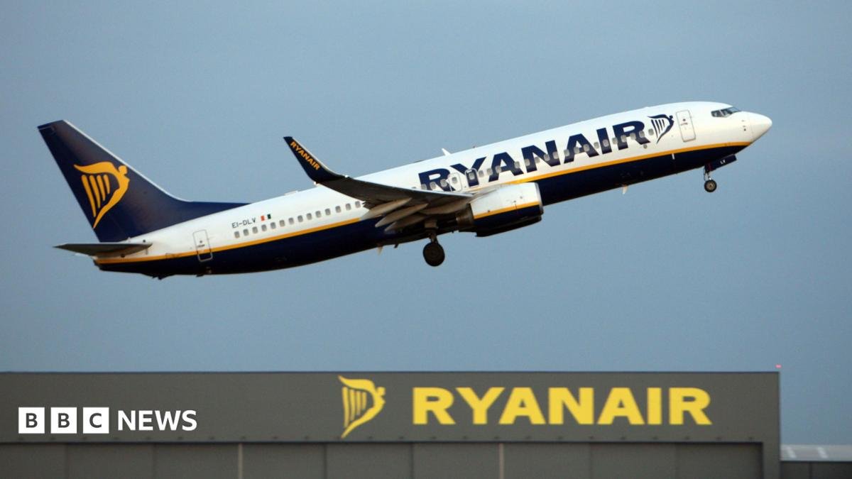 Ryanair broken window may have been caused by ‘foreign object’