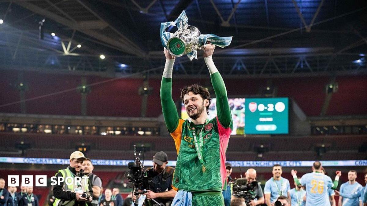 Leeds United: Leeds in talks to sign goalkeeper James Trafford from Manchester City