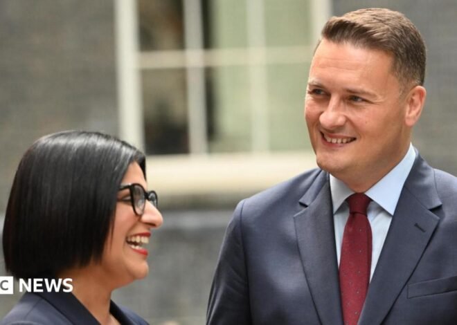 Streeting apologises after early prisoner release comments heard on mic