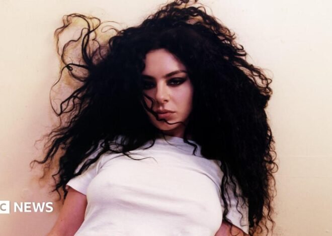 Charli XCX photo purchased by National Portrait Gallery