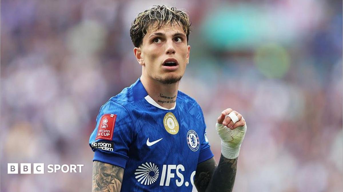 Aston Villa enter talks to sign Chelsea’s Garnacho