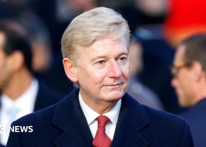 Search begins for King’s new top aide