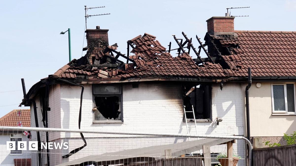 Aunt and niece die in Middlesbrough house fire as two arrested