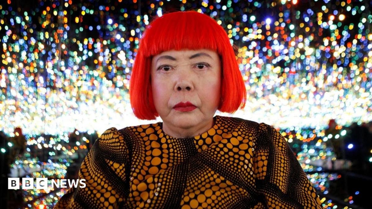 Yayoi Kusama: Japanese avant-garde artist dies aged 97