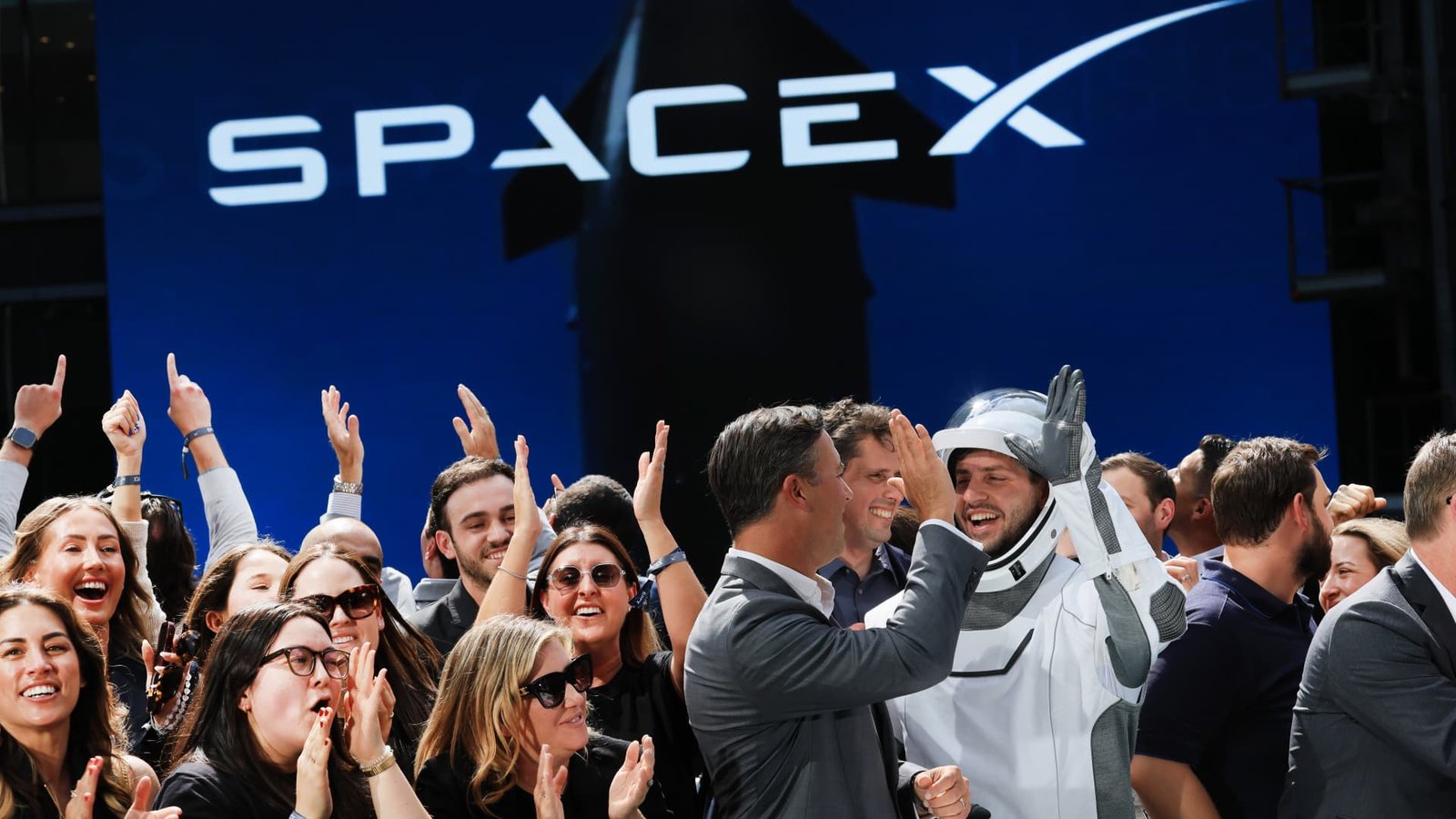 SpaceX’s post-IPO plunge sets tense backdrop for first earnings report