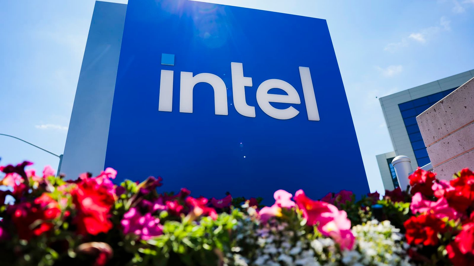 Intel plans $15 billion stock offering as AI demand accelerates