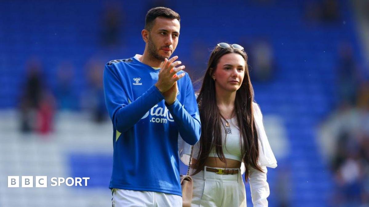 Crystal Palace: Co-owner Steve Parish contacted Dwight McNeil’s girlfriend before move