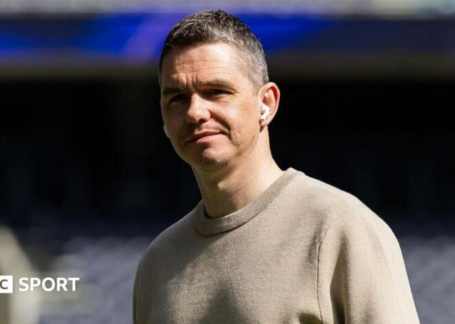 Women’s Super League: Manchester United boss Marc Skinner steps down