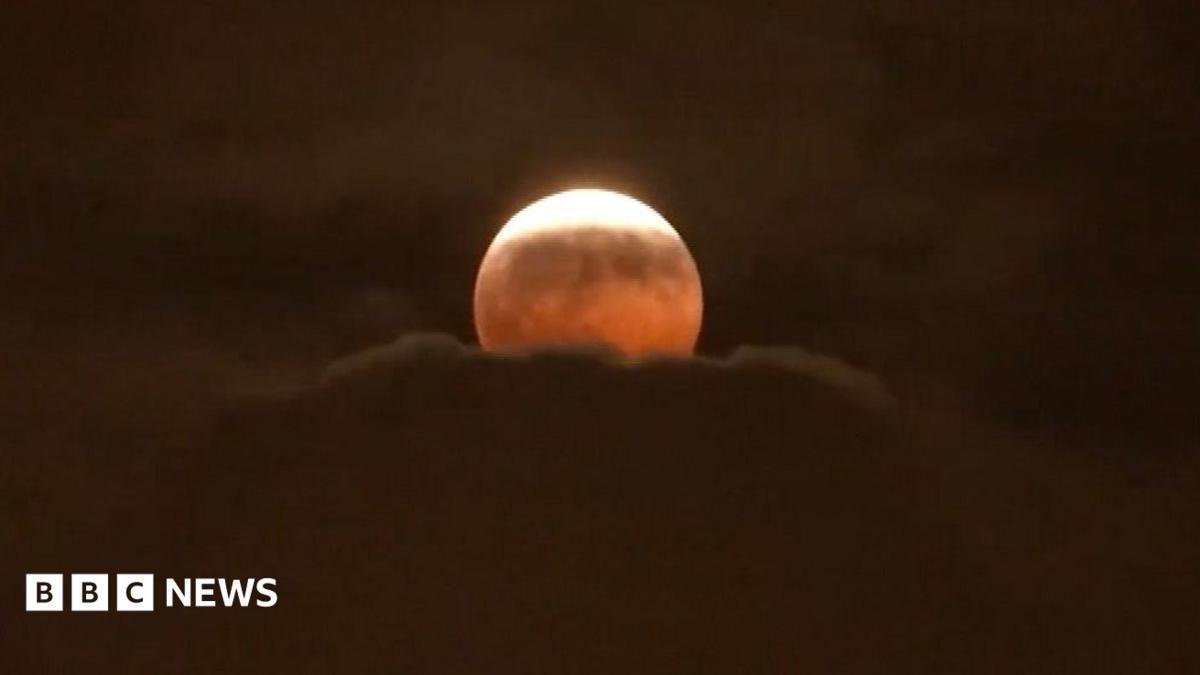 Stargazers around the world glimpse ‘Blood Moon’ lunar eclipse