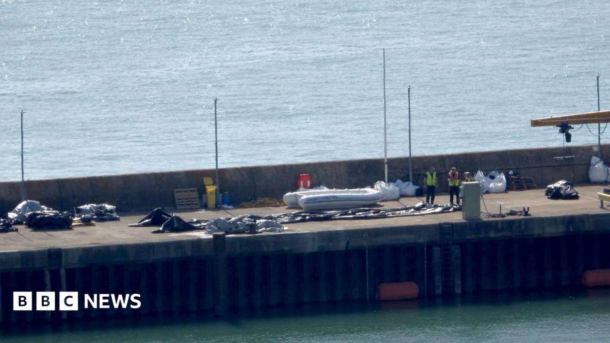 Record 230 people cross English Channel in one small boat