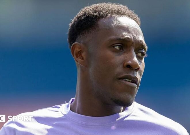Danny Welbeck: Chelsea confirm signing of striker from Brighton