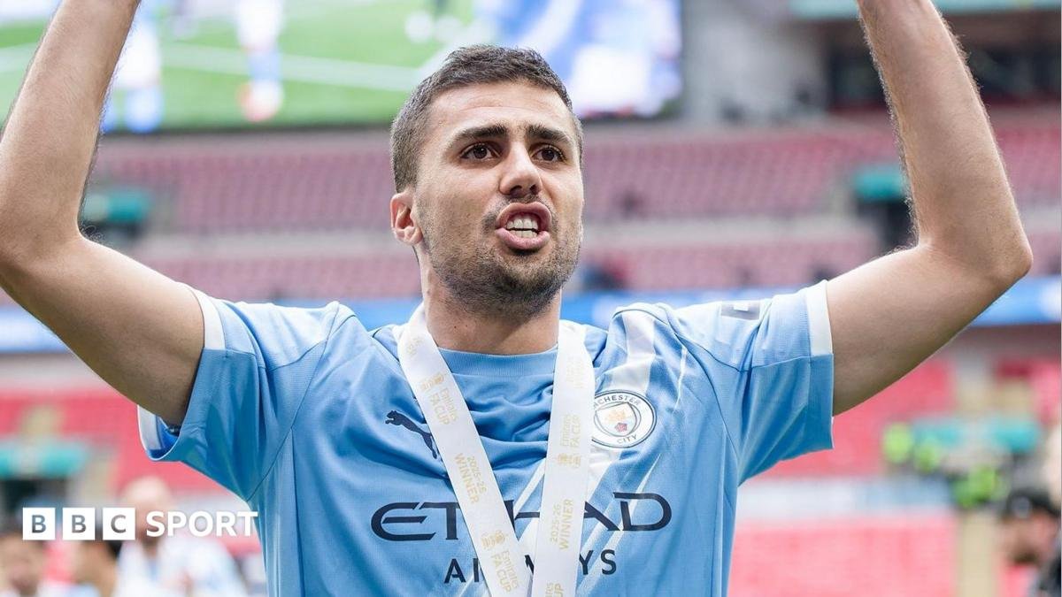Rodri: Man City open to selling midfielder for £60m