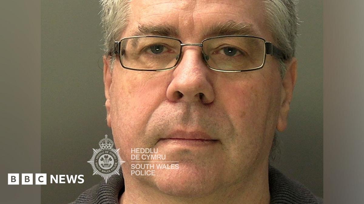 Christopher Phillips kept mum’s body in dining room freezer in Porthcawl for years ‘couldn’t let her go’