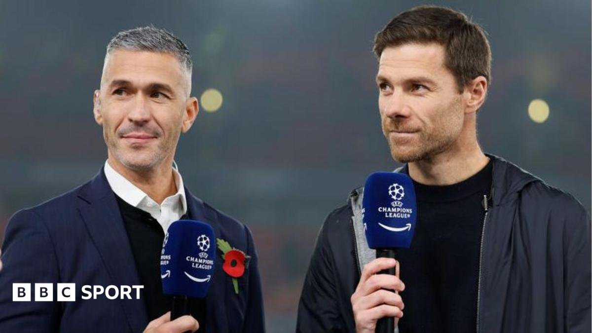 Chelsea: Xabi Alonso reunites with Liverpool team-mate Luis Garcia in pre-season