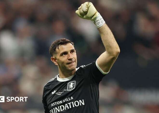 Emi Martinez transfer news: Chelsea agree £7.5m fee for Villa goalkeeper