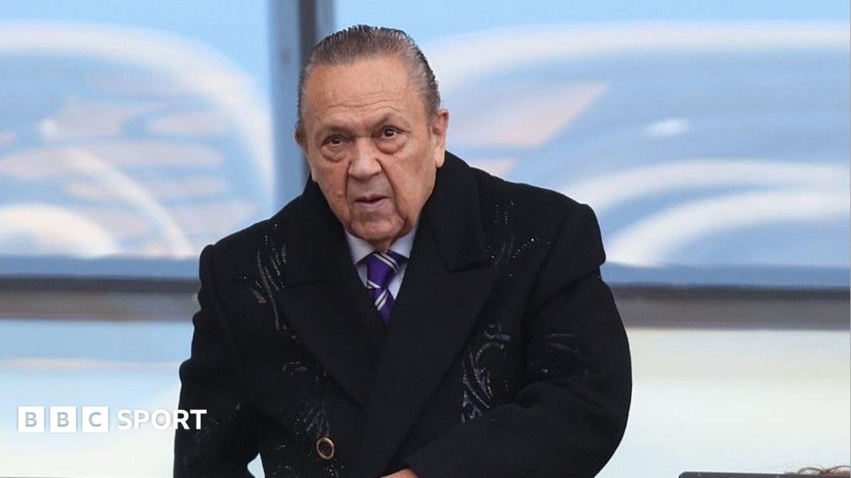 David Sullivan expected to attend West Ham’s EFL Cup tie v Portsmouth despite advice not to
