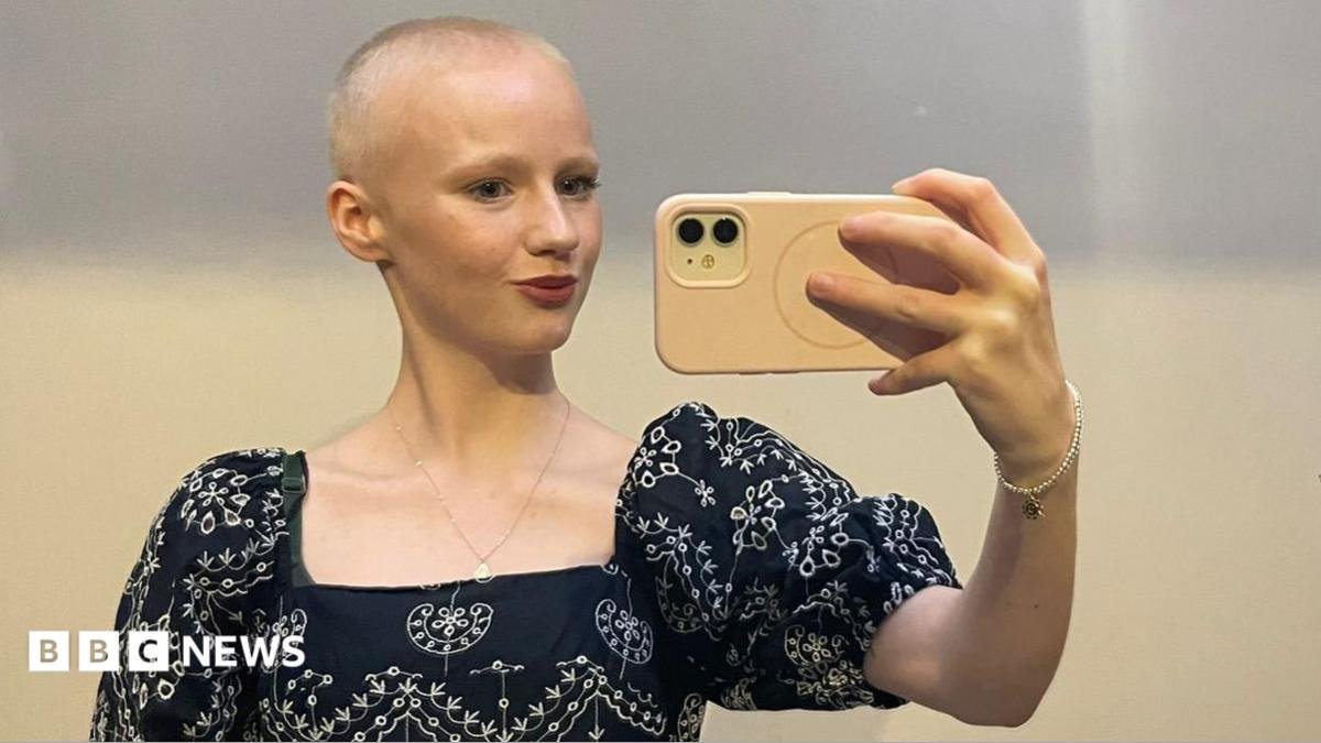 Caernarfon teen’s ovarian cancer put her in menopause overnight