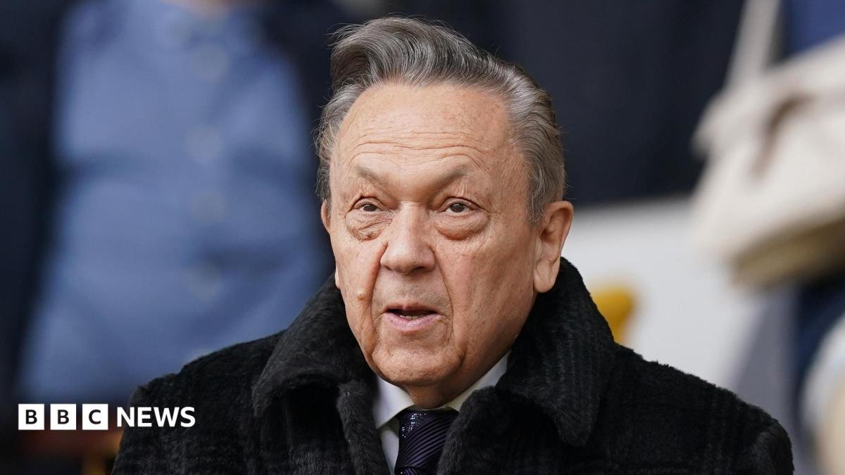 David Sullivan advised to stay away from West Ham home matches