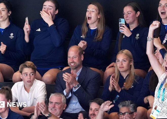 William and Kate bring children to Commonwealth Games netball semi-finals
