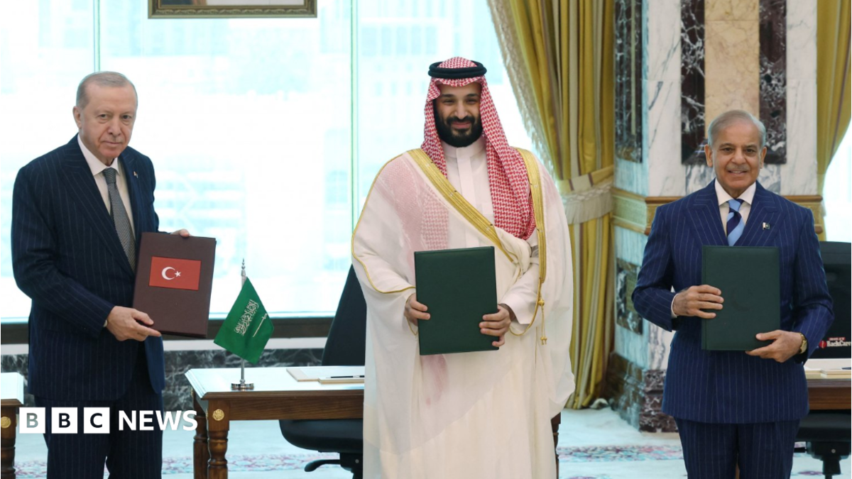 Saudi Arabia, Turkey and Pakistan sign defence agreement