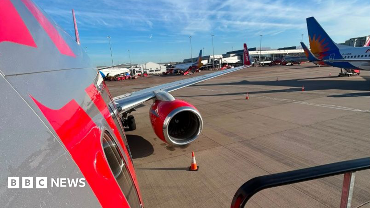 ‘Absolute chaos’ as hundreds left without Birmingham Airport luggage