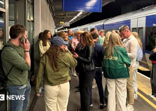 Newry: Passengers ‘stranded’ at locked train station