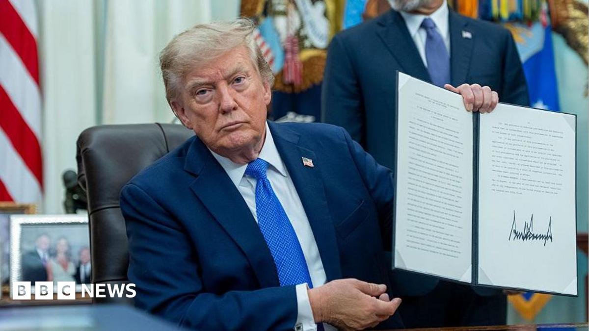 Trump again limits US birthright citizenship with new executive orders